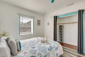 Hollywood Beach Bungalow Near Golf: Pets Welcome!