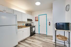Hollywood Beach Bungalow Near Golf: Pets Welcome!