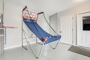 Benton Harbor Home w/ Fire Pit - 2 Mi to Beach!