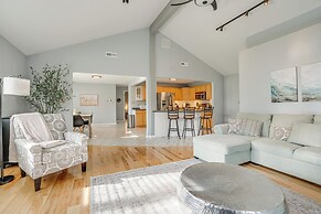 Benton Harbor Home w/ Fire Pit - 2 Mi to Beach!