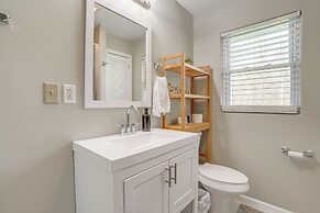 Benton Harbor Home w/ Fire Pit - 2 Mi to Beach!