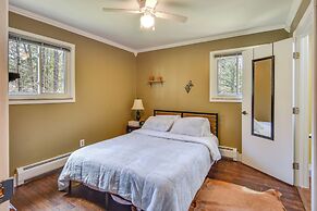 Cozy Dubois Home w/ Deck ~ 8 Mi to Treasure Lake!