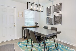 Modern Conyers Retreat - 9 Mi to Arabia Mountain!