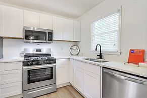 Modern Conyers Retreat - 9 Mi to Arabia Mountain!