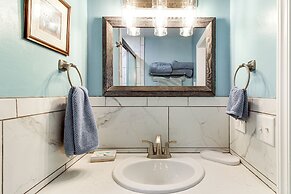 Downtown Ouray Apt w/ River & Mountain Views!