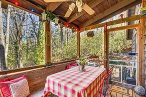 Rustic Cabin w/ Porches: 8 Mi to Tallulah Gorge!
