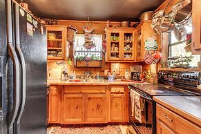 Rustic Cabin w/ Porches: 8 Mi to Tallulah Gorge!