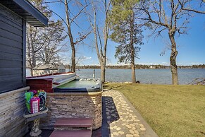 Stylish Lakefront Cabin in Zimmerman w/ Hot Tub!