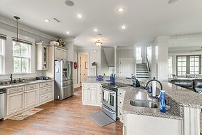 7 Mi to Downtown Fitzgerald: Spacious Home w/ Deck