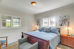 7 Mi to Downtown Fitzgerald: Spacious Home w/ Deck