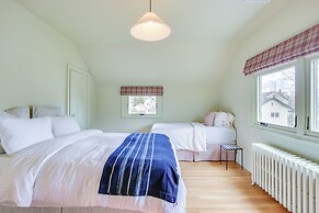 Charming Greenwich Escape Near Wooded Trails!