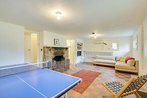 Charming Greenwich Escape Near Wooded Trails!