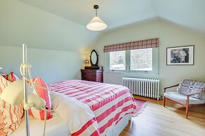 Charming Greenwich Escape Near Wooded Trails!