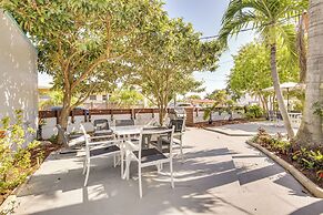 Hollywood Cottage Near Haulover Park: Pets Welcome