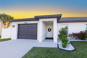 Cape Coral Duplex: Pool, Hot Tub, & Sunrise Views