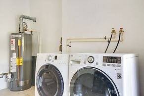 Hollywood Cottage: 2 Mi to Hollywood Beach!