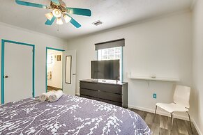 Hollywood Cottage: 2 Mi to Hollywood Beach!