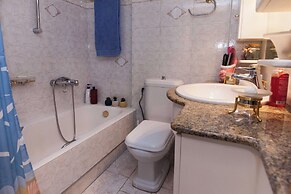 Chrisoupoli Cheerful 2 Bd Apt w Balcony