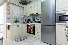 Chrisoupoli Cheerful 2 Bd Apt w Balcony