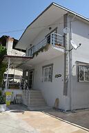 PRETTY HOUSE