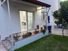 PRETTY HOUSE