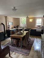 Stunning 2-bedroomed Cottage