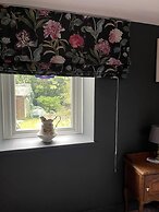 Stunning 2-bedroomed Cottage