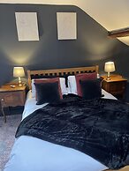 Stunning 2-bedroomed Cottage