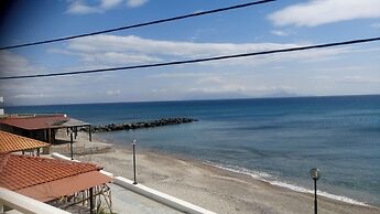 FANIA 2 ROOMS IN FRONT OF THE SEA