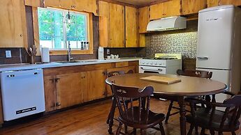 Back in Time 1940s Lake View House