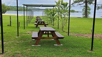 Back in Time 1940s Lake View House