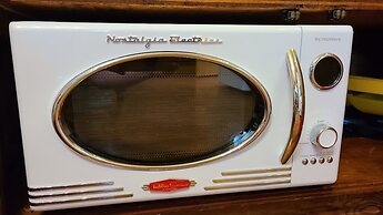 Back in Time 1940s Lake View House