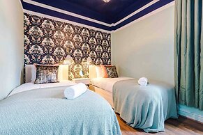 Large 5 Bedroom Home perfect for groups