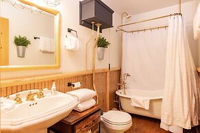 Lakeview Lookout #1978