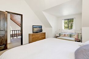 Georgia Street Retreat #2344