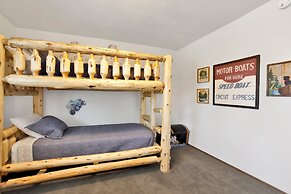 Chipmunk Treehouse #1983