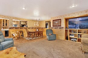 BIG Bear Happy Place #2421