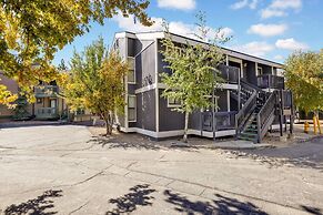 Blue JAY Getaway #2082