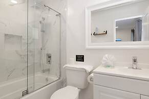 Blue JAY Getaway #2082