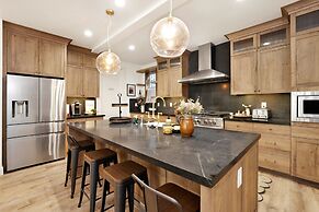 Pine Meadow Village Castle #2301