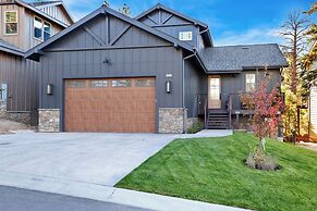 Pine Meadow Village Castle #2301