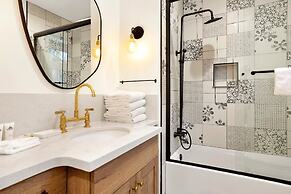 Pine Meadow Village Castle #2301