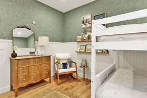 Pine Meadow Village Castle #2301