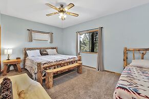 Lazy Llama Lodge #2150