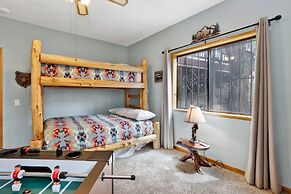 Lazy Llama Lodge #2150