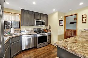 Lazy Llama Lodge #2150