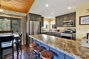 Lazy Llama Lodge #2150