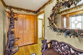 Cove Lakefront Chalet #2098