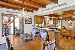 Cove Lakefront Chalet #2098