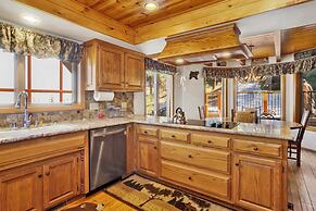 Cove Lakefront Chalet #2098